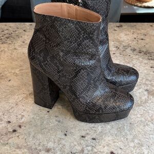 Zara  Gray Snakeskin Platform High
Heel Bootie Ankle Boots